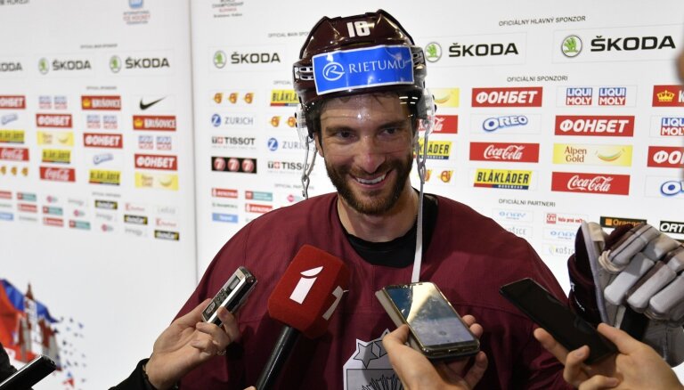 Lauris Dārziņš atzīts par gada labāko hokejistu