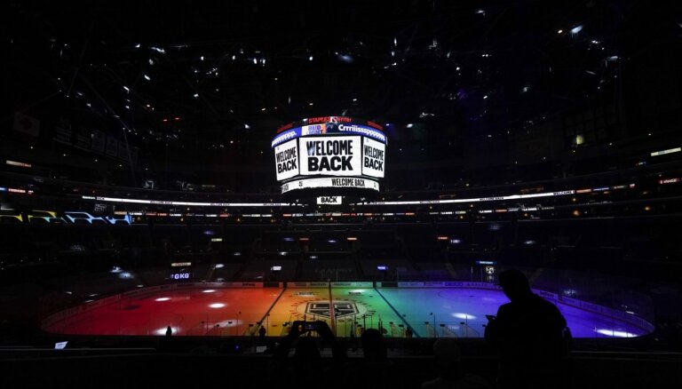 Клубы НХЛ отказываются от ЛГБТ-символики, чтобы защитить игроков из РФ от обвинений в "гей-пропаганде"