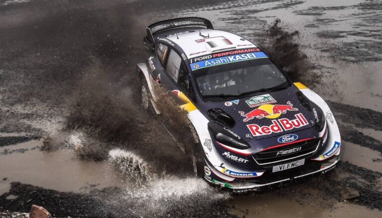Velsas WRC rallijā pēc Tanaka avārijas uzvar Ožjērs