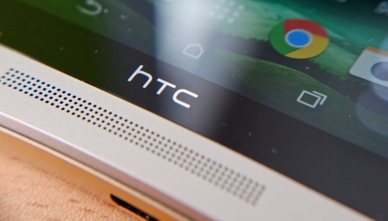 'Google' par miljardu dolāru iegādāsies daļu HTC telefonu biznesa