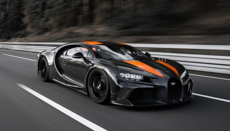 'Bugatti' atgūst visātrākā superauto titulu, paātrinoties līdz nepilniem 500 km/h