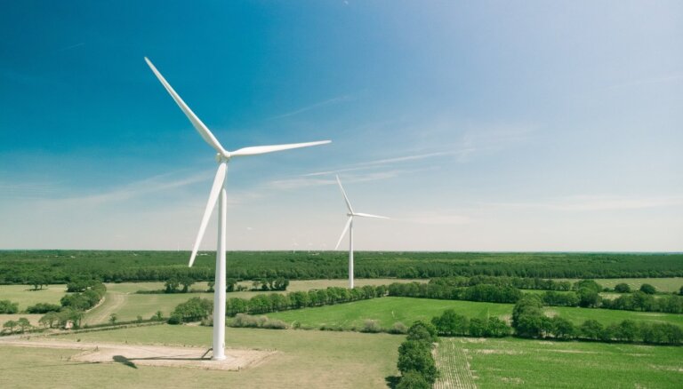 'Latvenergo' iegādei meklē vēja, saules un hibrīdelektrostaciju projektus