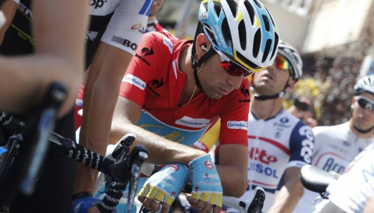 Nibali atgriežas 'Vuelta Espana' kopvērtējuma galvgalī