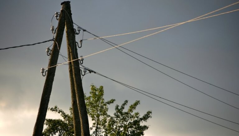 Dienvidkurzemē un Priekulē atjaunota elektroapgāde ap 3600 'Sadales tīkls' klientiem