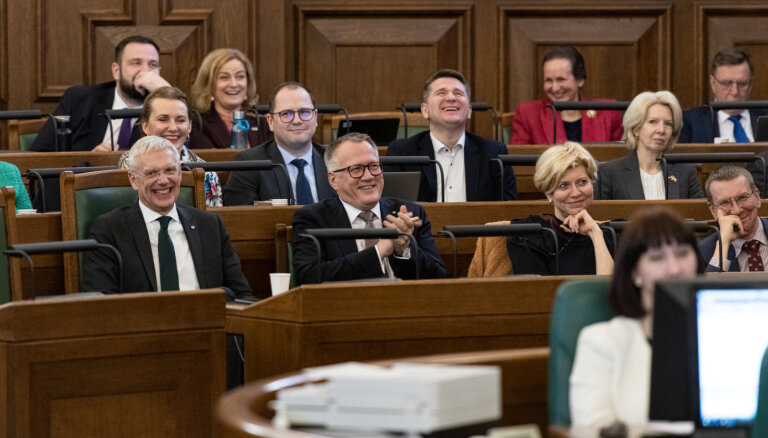 От заката до рассвета: Сейм принял бюджет Латвии на 2023 год, ни одно предложение оппозиции не прошло
