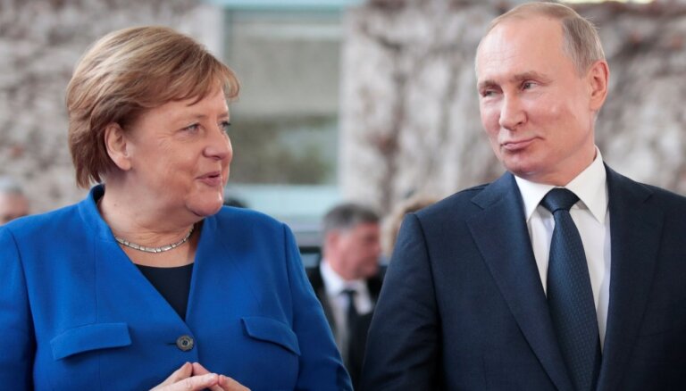 Меркель о Путине: "Украина не была готова войти в НАТО, но мы смогли выиграть время"